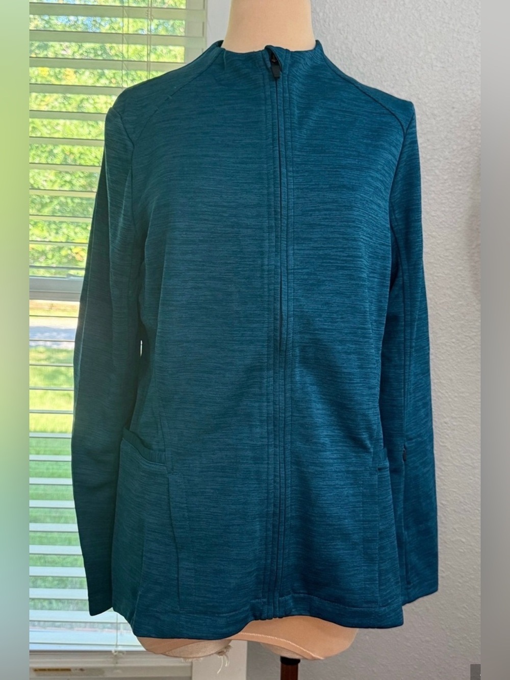Medelita | Ionic Heathered Solid Scrub Jacket | Heathered Teal | Size Small
